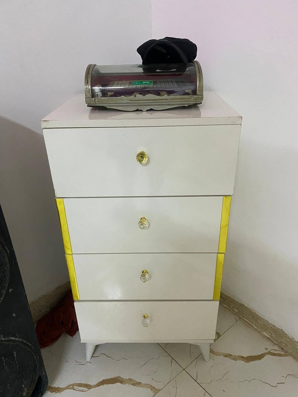 سلام عليكم غرفه البيع 9 قطع نضافتهه %80 السعر 550 وبيهه مجال اذا أكو غرفه صاج أو غرف تركي. مراوس عادي المهم نضيفه/***********
