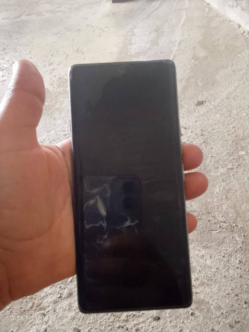 عندي موبايل البيع الذاكره 12 زايد 12موبايل شرط ما بي شي بس غراض مابي السعر 325مكان الايمن حي التنك الحب ينتصل ***********
