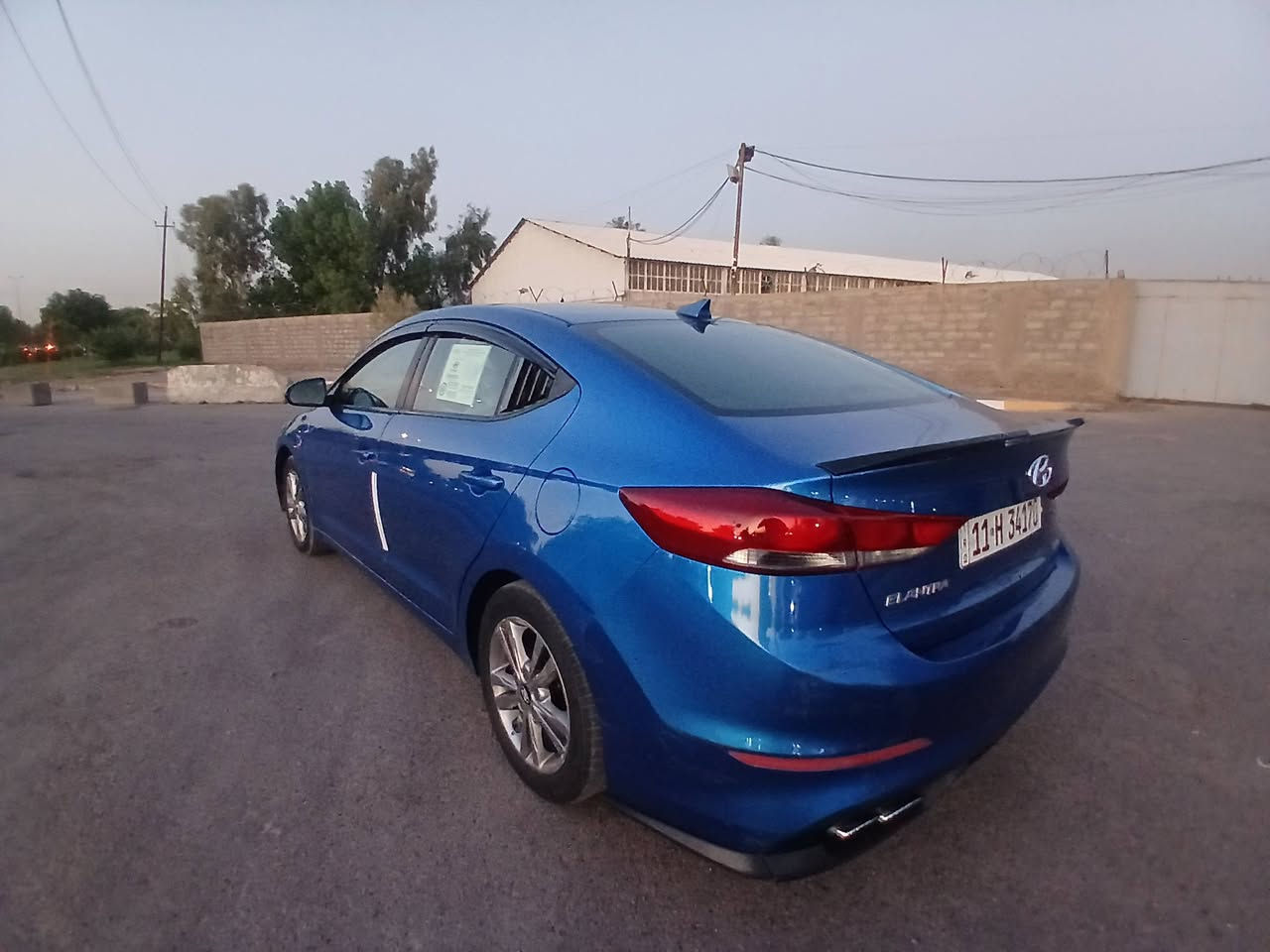 النترا ٢٠١٧ بحريه حادثها دعاميه اماميه
من امريكا فقط هنا جردت ٣ قطع صبغتهن
محرك ٢٠٠٠ دوش كفاله
فووول عده الفتحه
بصمه ..
تبريد شاشه ..ثلاجه
ويل كب 
راذارات
شاشه وكامره دواره
محرك كير جدد باسمي شخصيا
رقم بغداد 
رقم وهزه وسنويه كله جديد جددتهن قبل اسبوع 
السياره جاهزه للاخير 
مكاني بغداد الكرخ حي الاعلام ***********
