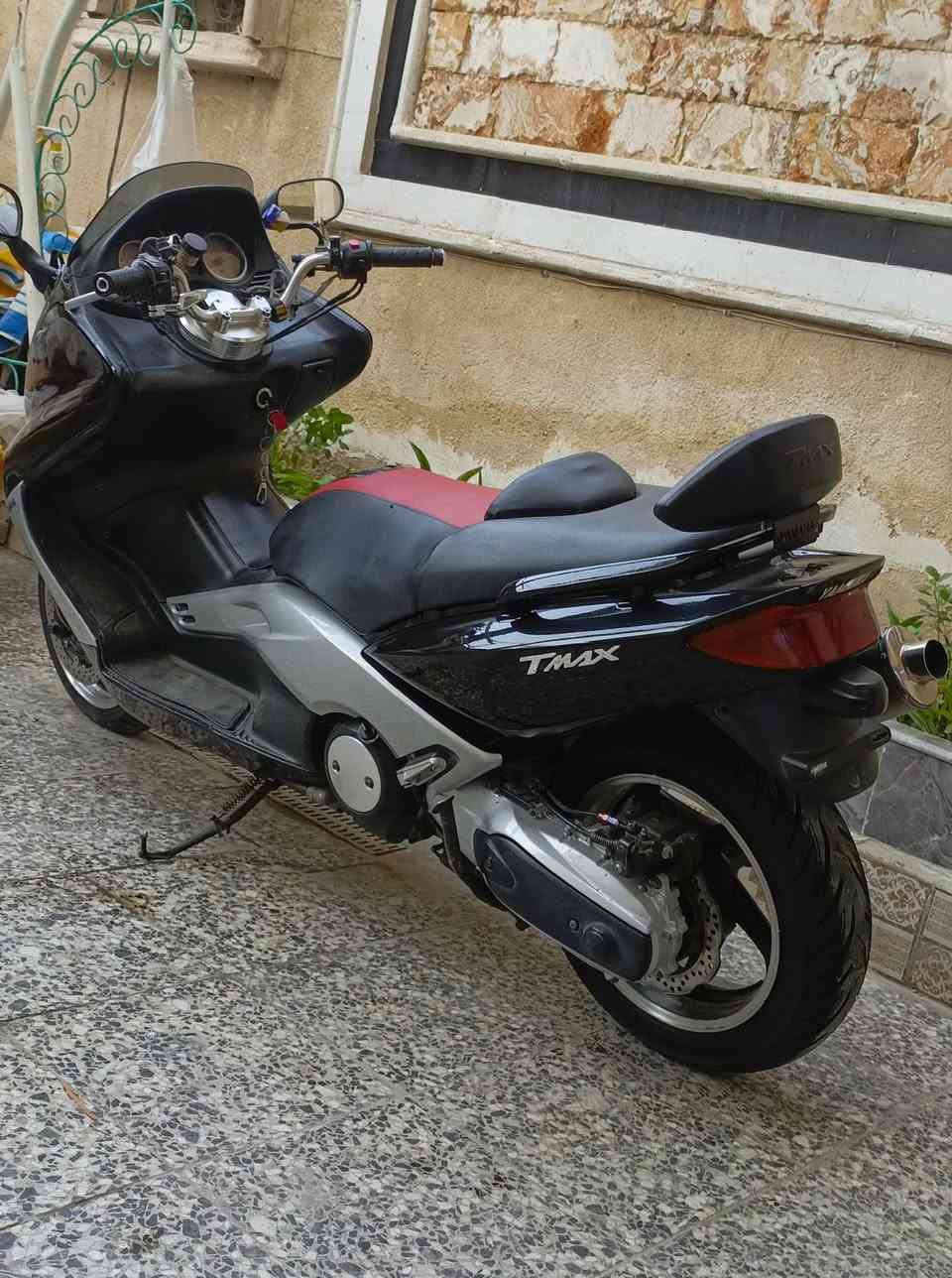 السلام عليكم 
T MAX 2008 
السعر  20
نقص لايت ناصي والدكمه مال دبل اشارة عطلانة 
مكان بغداد البياع 
***********
