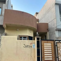 دار للبيع في منطقة زيونة سومر المساحه ١١٦ م *٥  يحتوي على غرفة نوم واح...