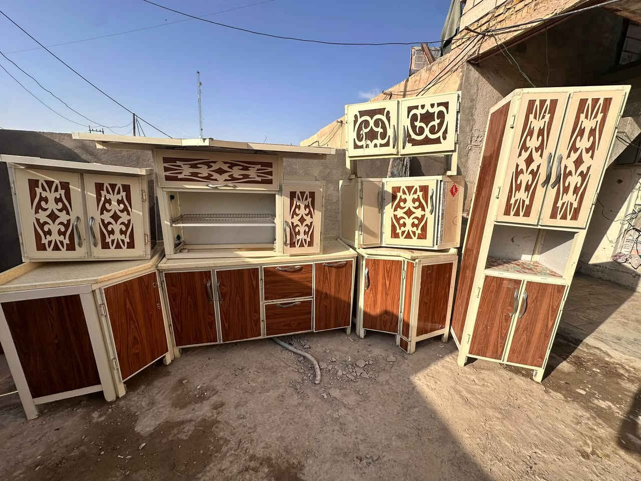 السلام عليكم كاونتر8قطع  للبيع الطول 4متر وزياده كله مرمر نضيف لاكسر بي ولا طاك سعره ٣٥٠وبي مجال قليل العنوان الناصريه الاسكان صناعي 
***********
