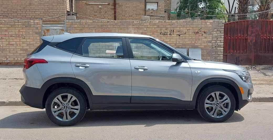 كيا سيلتوس موديل 2021 كلش نظيفة 
فئة LX 
المواصفات :-
١. محرك 2000 دوش
٢. رقــــم بغــــداد
٣. ماشية 45 الف
٤. كاميرا دوارة
٥. حساس اسطفاف خلفي
٦. اوتوهولد إطفاء ذاتي عند التوقف 
٧. مانع توقف
٨. نظام خرائط كار بلي 
٩. شاشة 8 انج 
١٠. انظمة قيادة 
١١. تحكم ستيرن جهتين

🔺 ️السيارة وأرد امريكي بدون حادث ( كليين ) فقط خدوش بالدعامية وموجود التقرير (الكارفكس) والصور بأمريكا ورقم الشاصي 

بالعراق صار بارد بسيط في باب السائق موجودة صورته بأول تعليق

السعر 173 وبيها مجال بسيط مكانها بغداد

للتواصل : 
‭‭*********** بغداد, العراق
