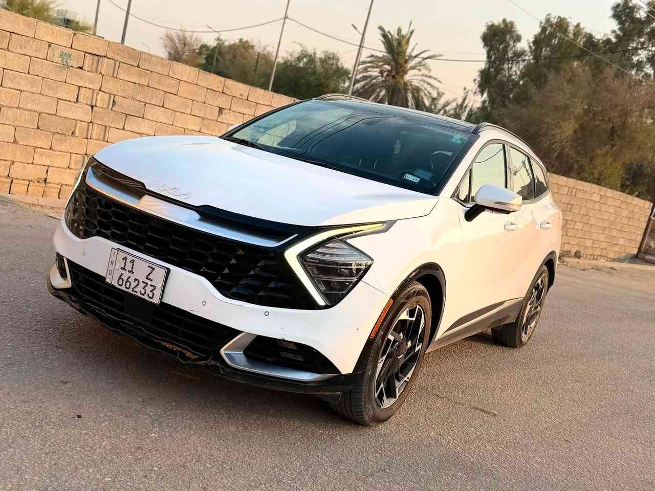 السلام عليكم 
كيا سبورتج 2023 للبيع 
فول مواصفات برستيج  وارد امريكي محرك
 2500 
رقم بغداد الجديد
 
ملاحضه حادث السياره قبق جنطه وبدل نفس لون 
بارد بدون صبغ جاملغ الامامي صور حادث موجوده بدون ايرباك 
بانوراما 

لدات
ترحيب 
شاشه متصله 
حساس خلفي امامي
مانع اصطدام امامي خلفي
تحديد مسار 
 كار بلي رادارات 360 كامرا خلفيه
 4 وضعيات قيادة
لايت زينون
اطفاء ذاتي 
شحن واير لس
هاندبريك بصمه
كشنات جلد اسود و كهرباء وتدفئه واستيرن تدفئه 
صندوق كهرباء
تنبيهات عند فتح البيبان 
اوتو هولد
عنوان السياره ديوانيه ***********
