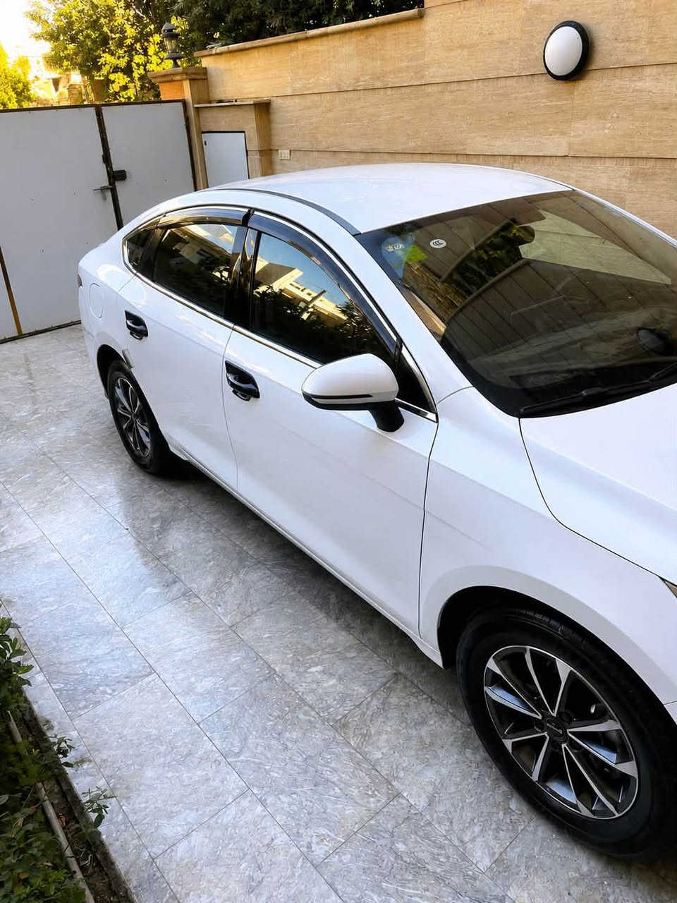 السلام عليكم byd دستروي فول عد الفتحه سياره مكفوله من الصبغ والضربه ماشيه 8 الكلي سياره جاهزه كماليات نيكلات وحوضيات سياره جاهزه من كلشي سعره 19 مليون و750 عنوان شارع فلسطين واي ستفسار اتصال على رقم ***********
