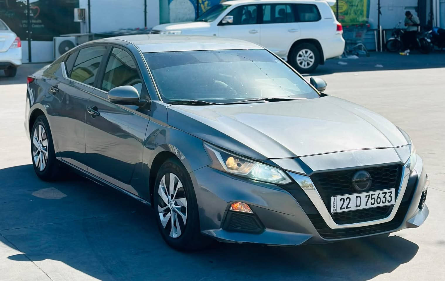 للبيع التيما 
السعر 124 بيها مجال بسيط 
*********** 
موديل 2020 
بدون ايرباك 
تحكم ستيرن 
تثبيت سرعه 
كاميرا خلفي 
تبريد ثلج 
تايرات جديد 
بصمه تشغيل 
بصمة ابواب +صندوق 
حجر بلادي 
رادار بلادي 
عالي زنون 
تشغيل عن بعد 
ماشيه 100 
حادثها جاملغ بونيد بدون دواخل بدون ايرباك بشرط 
سنويه رقم جديد تحويل ثاني يوم 
1N4BL4BV1LC215962
مكان السياره ديالى خانقين
