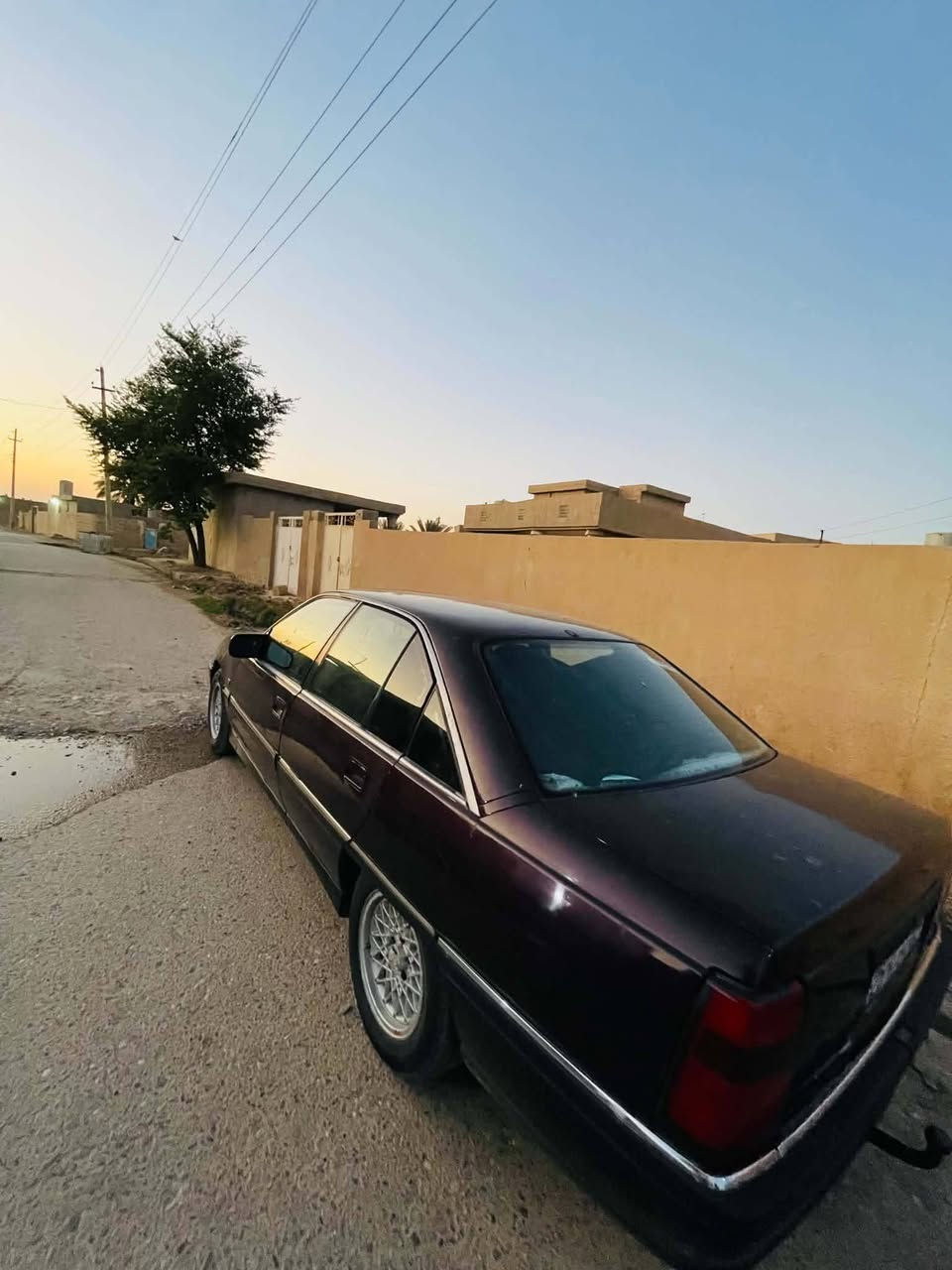 سلام عليكم
اوميكا 1993 بسمي سنويه هزه جديد
دفتر بنزين 
صدر امامي خلفي كلهه جديد
كوبلن كاردن جديد
كهربايات كامل شرط من دعاميه ل دعاميه
تخم نوزلات جديد
٤ تاير جديد
سقف داخل جديد
تراي وين متريد
سعر ٤٣ بي مجال او مراوس حسب قناعه
***********
