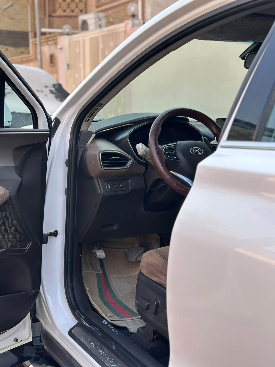 سلام عليكم للبيع سنتافي مديل. 2019   فول مواصفات. عدا البانوراما 
رقم أربيل  تبريد خلفي.  7 راكب 
مكلف بالنشر  اتصل على الرقم 

‭***********‬

  
  حسام الدين المشهداني. 
 بهاء الدين نضال.
