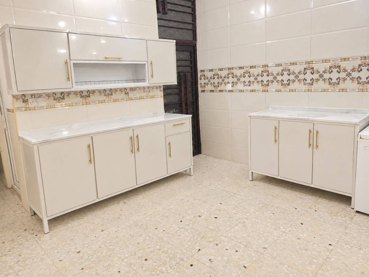 كاونترات تفصال وسط بليت واكو تفصال درجة اولى ثقيل لتواصل ***********
