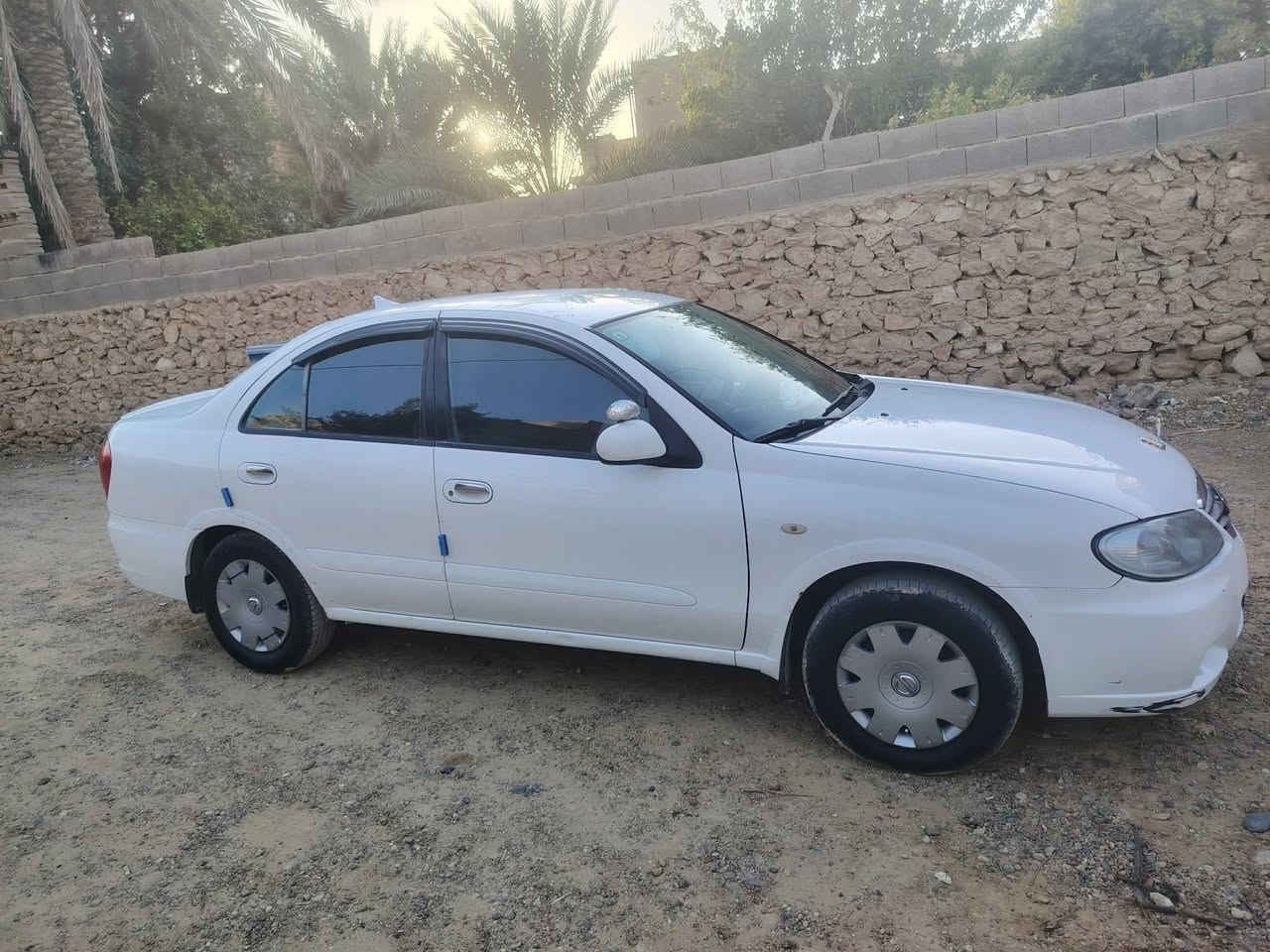 سلام عليكم سني للبيع بيها براس لبنيد بارد بلصندوك بارد فقط ولباقي كفاله محرك اسود 1600 تبريد ثلج تخم تاير جديد السعر 105 وبيها مجال وترهم مراوس كامري كورلا فرق  ***********
