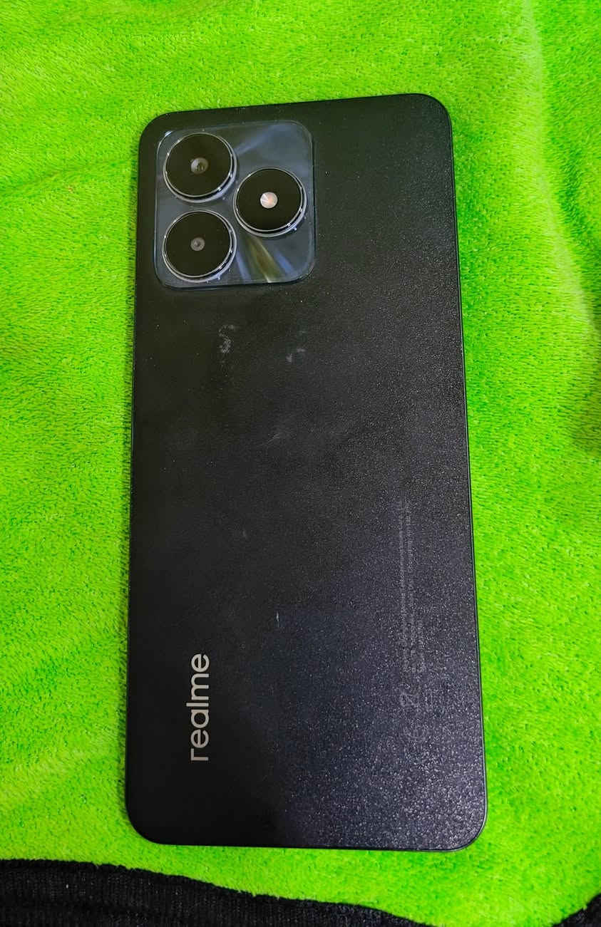 135 الف ريلمي c53 
ذاكره 256 بطاريه 5000 امبير
نضافه 100 
تواصل ***********
