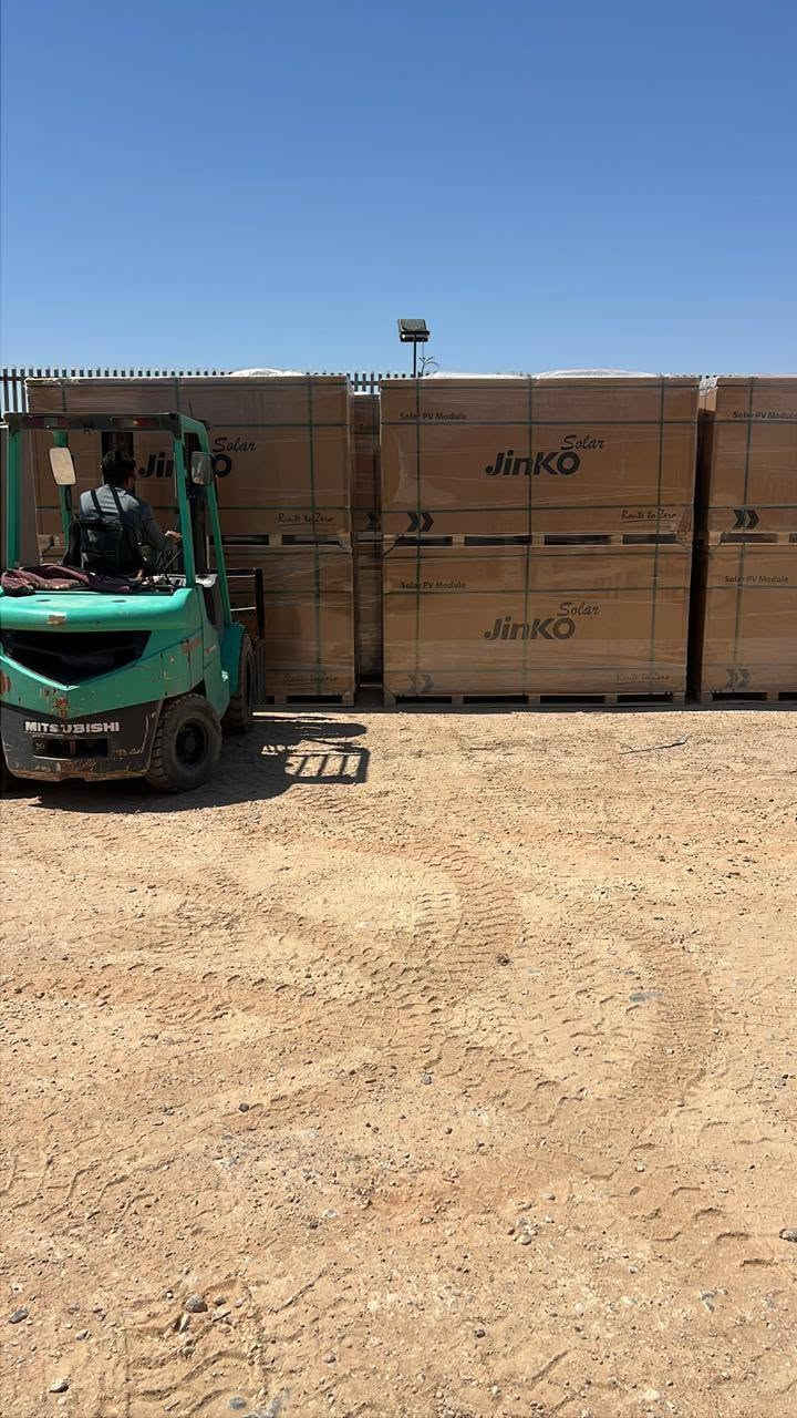 نوفر الأفضل دائماً✅️
تعلن لكم شركة البهاء للخدمات الهندسية والطاقة الشمسية عن وصول حاوية الواح جينكو الاصلية Grade A وجهين TIGER Neo III  - N-type
سيريال نمبر لكل لوح مع فلاش تيست 
بيع جملة ومفرد وبأسعار تنافسية جدا .. احجز طلبك الان 
متوفرة بحجم  - 650 واط ✔️
📞  ***********
📍حلة/شارع٦٠-مدخل شارع الحسينية 

 #الواح #الواح_شمسية #طاقة_شمسية #طاقة_نظيفة #طاقة_متجددة #جينكو #Jinko #jinkosolar
