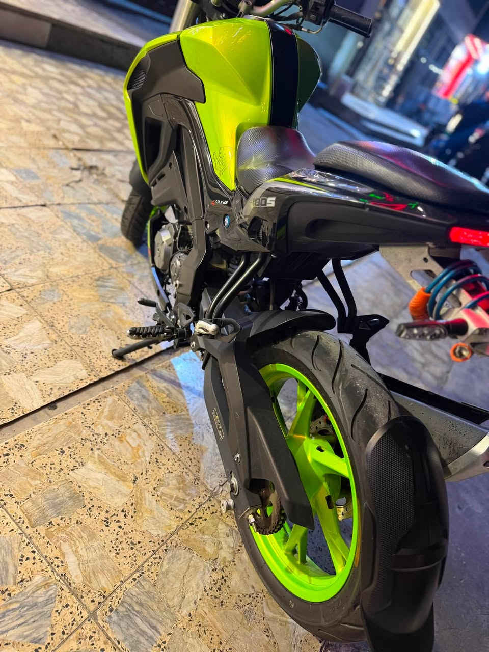 بنلي 180s للبيع
Benelli 180s 
رقم بغداد بأسمي تحويل ثاني يوم
ماشيه 23 الف وقابل للزياده

الدراجه استعمالي بيها بسيط من البيت للجامعه للشغل  

بيها طخطخات بسيطه  

السعر مليونين و 750 الف وبي  مجال بسيط حك الجيه

العنوان بغداد البنوك قرب مستشفى الشعب

او الوزيريه قرب مستشفى الدولي 

غير متواجد على الفيسبوك 

رقم تلفون ***********
