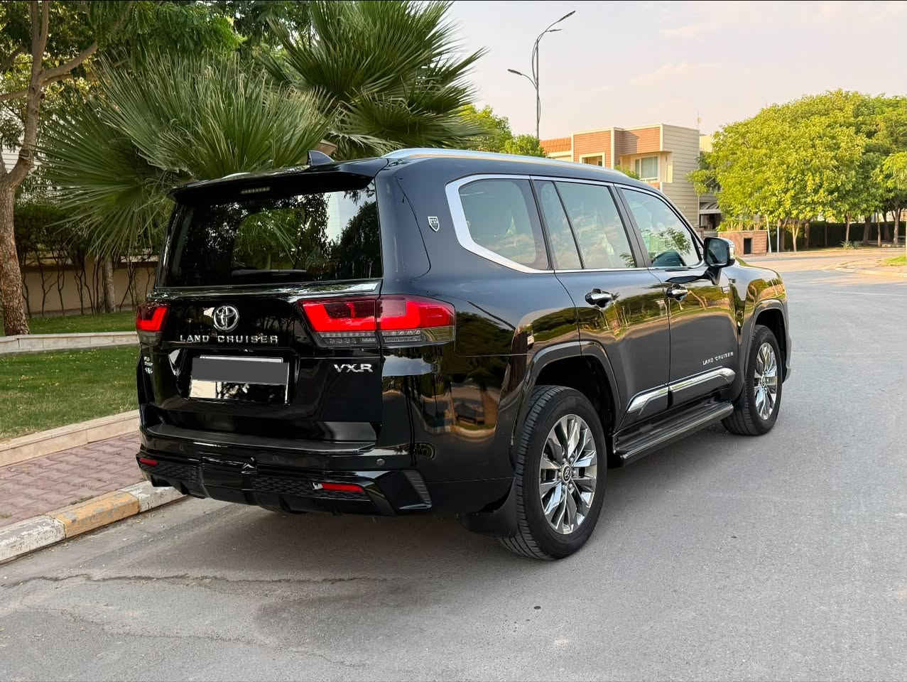 تيوتا لاندكروز 2025 SAS
  VXR
سياره فول مواصفات 

ماشيه 9600
مغلف ppf  
الون :اسود 
داخل احمر
بدون صبغ سياره نضيفه مكفوله كفاله عامه. 
بعدها بل ضمان مال شركة SAS

رقم. التلفون ‭***********‬

