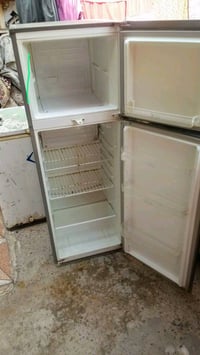 ثلاجه حجم وصط ماطوره على كبس الشركة