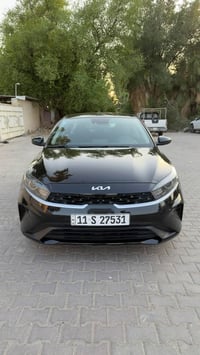 للبيع كيا فورتي 2023 وارد امريكي حادث بسيط باب خلفي وهلال ومصبوغ على ك...