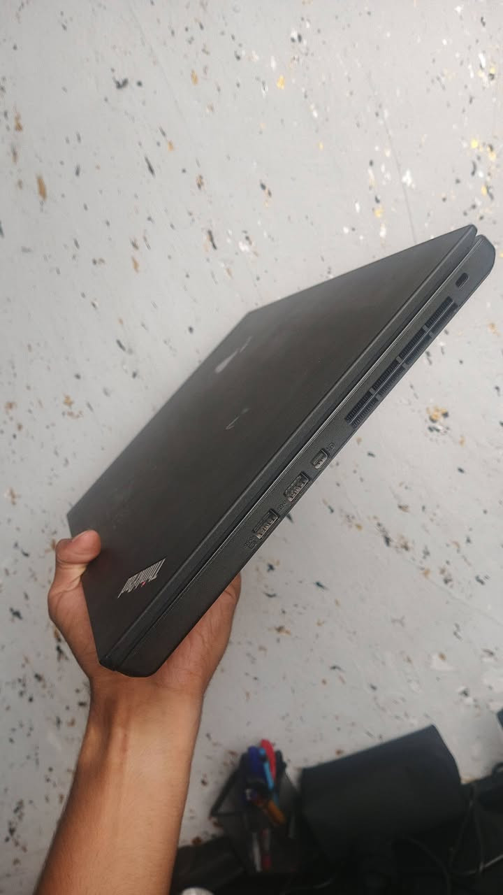 ألسلام عليكم 

لابتوب لينوفو T560
5i- 6 جيل 
Ram 8 ddr 3
256ssd

مستعمل نضافة 90 

160 ألف 
وبيهة مجال كلش بسيط 
*********** واتساب 
بغداد الكرخ

نص مكتوب في الصور:
- Processor Intel(R) Core(TM) i5-6300U CPU @ 2.40GHz 2.50 GHz Graphics Card 128 MB Intel(R) HD Graphics 520 DESKTOP-CHOKB3V 20FJS0E00 Device Specifications Device Name DESKTOP-CHOKB3V Processor Intel(R) Core(TM) i5-6300U CPU @ 2.40GHz 2.50 GHz Installed RAM 8.00 GB (7.87 GB usable) Graphics Card Intel(R) HD Graphics 520 (128 MB) Storage 238 GB SSD SanDisk SD8TB8U256G1001 Device ID E519472A-50D9-4676-9E1A-337F9C7AB71C Product ID 00330-50410-25367-AAOEM System Type 64-bit operating system, x64-based processor Pen and touch No pen or touch input is available for this display Frequently asked questions How does having 8-16 GB of RAM impact my PC's performance? Can I run modern apps smoothly with this RAM capacity? Is my GPU sufficient for high end gaming and video experience? How can having a dedicated enhance my experience and productivity?
- About
- Installed RAM
- 8.00 GB
- DDR3
- Processor
- Intel(R) Core(TM)
- i5-6300U CPU @
- 2.40GHz
- 2.50 GHz
- Graphics Card
- 128 MB
- Intel(R) HD Graphics 520
- Storage
- 238 GB
- 57 GB of 238 GB used
- DESKTOP-CHOKB3V
- 20FJS02E00
- Rename this PC
- Device Specifications
- Copy
- Device Name	DESKTOP-CHOKB3V
- Processor	Intel(R) Core(TM) i5-6300U CPU @ 2.40GHz 2.50 GHz
- Installed RAM	8.00 GB (7.87 GB usable)
- Graphics Card	Intel(R) HD Graphics 520 (128 MB)
- Storage	238 GB SSD SanDisk SD8TB8U256G1001
- Device ID	E519472A-50D9-4676-9E1A-337F9C7AB71C
- Product ID	00330-50410-25367-AAOEM
- System Type	64-bit operating system, x64-based processor
- Pen and touch	No pen or touch input is available for this display
- Frequently asked questions
- How does having 8-16 GB of RAM impact my PC's performance? Can I run modern applications smoothly with this RAM capacity?
- Is my GPU sufficient for high end gaming and video experience? How can having a dedicated GPU enhance my experience and productivity?