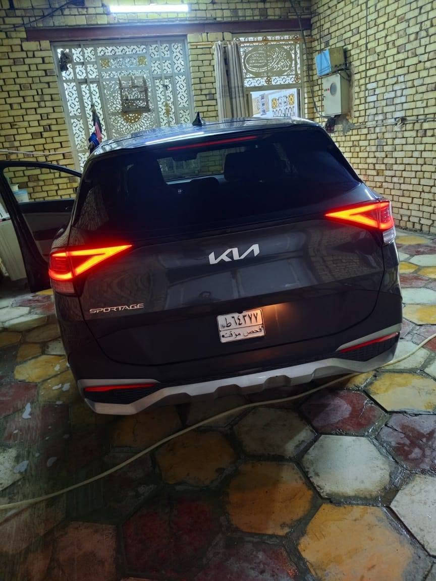 سلام عليكم كيا سبورتج للبيع موديل 2023 فول مواصفات عده الفتحه صوره الحادث موضحه بل تصوير  الرقم بغداد تحويل ثاني يوم السياره لبيبر واحد ويرباك فقط ستيرن سياره خير من الله دخم تاير جديد التوصل عل رقم ***********
