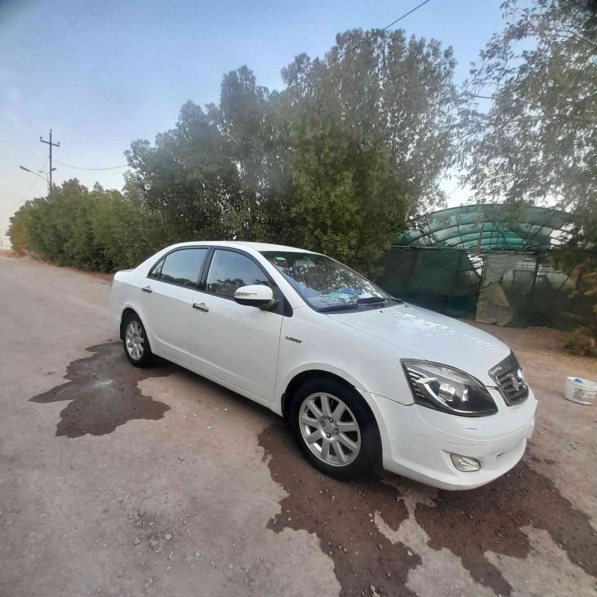 سلام عليكم للبيع جيلي موبل موديل ١٢ رقم بغداد تحويل ثاني يوم تبريد ثلج كير عادي كير محرك مكفولات سياره جاهزا سعر ٥٢ وبيهه مجال مكاني واسط ***********
