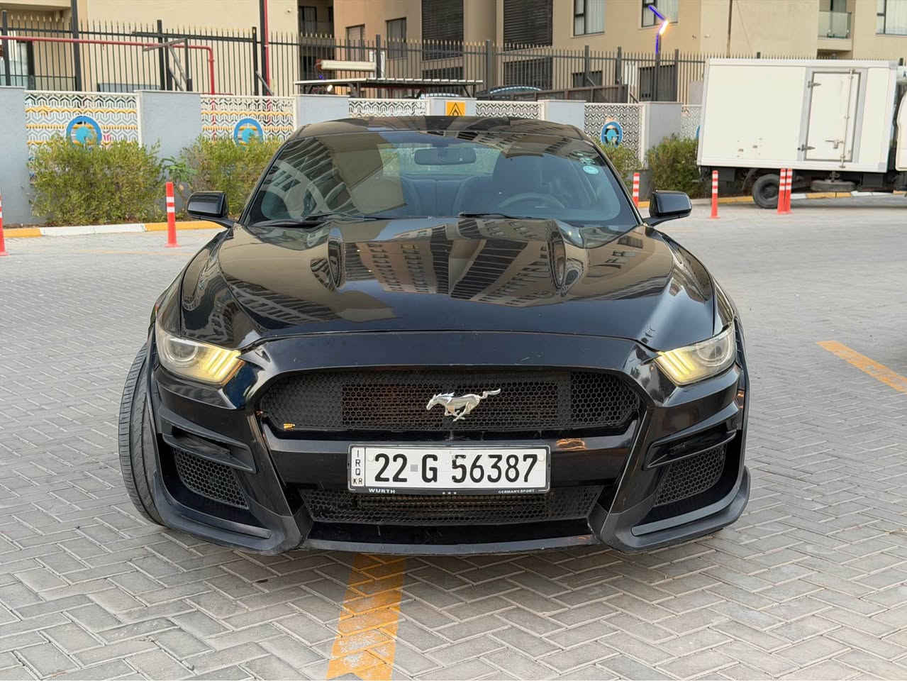 السلام عليكم 
فورد موستنك ايكو بوست 
محرك 4 سلندر 
حادثها جاملغ وبنيد بدون دواخل سياره جاهزه بدون نقص تبريد ثلج 
مواصفات 
بصمه 
شاشه 
كأمره 
تحكم ستيرن 
شفتات ستيرن 
مكانها بغداد حي الجهاد 
السعر 98$
للاستفسار 
*********** بغداد, العراق
