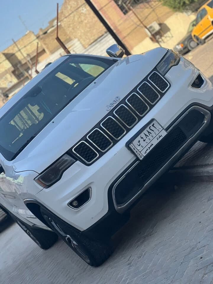تفاصيل على هذه الرقم ***********

نص مكتوب في الصور:
- BidCars