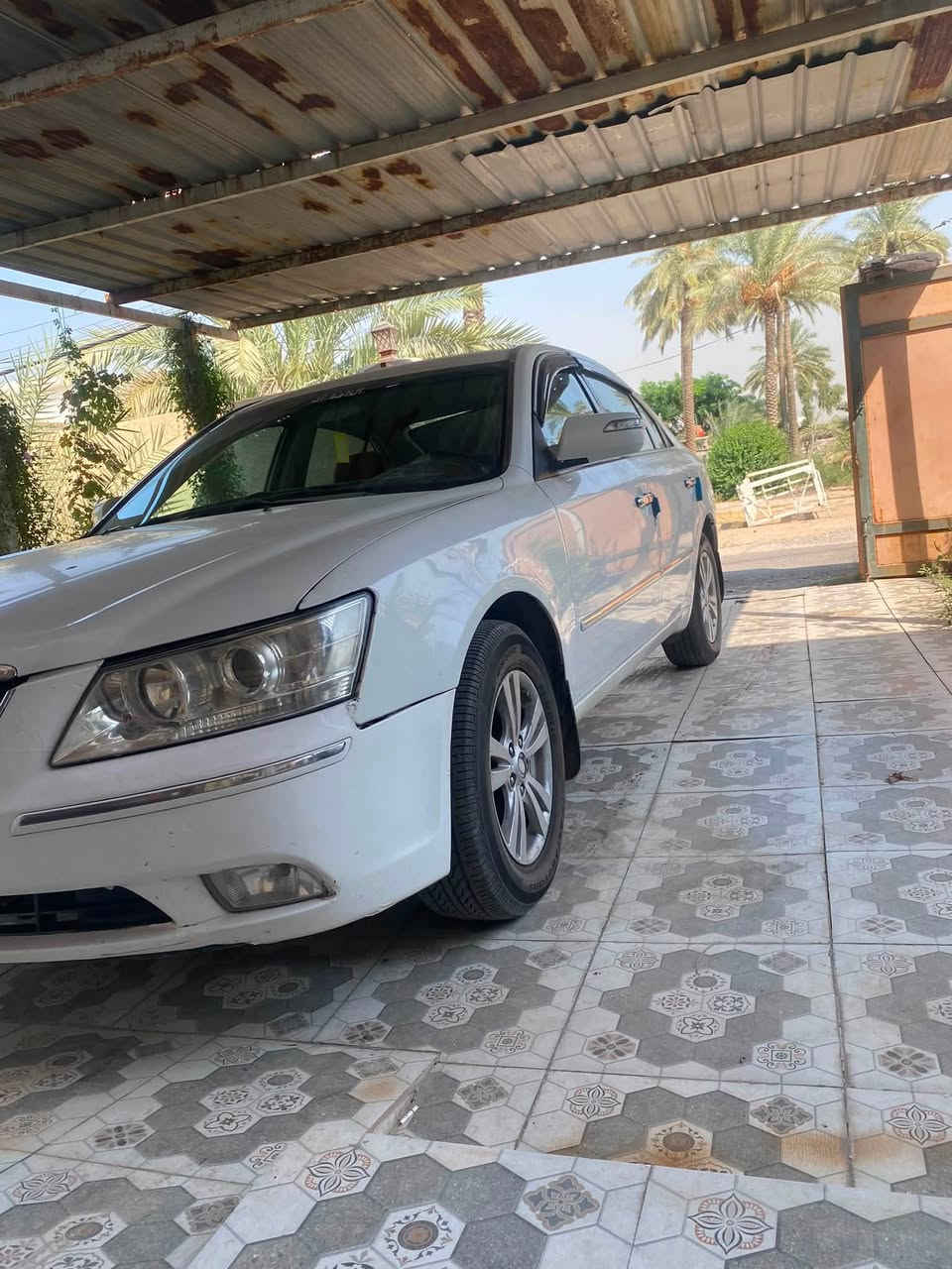سوناتا للبيع موديل 2010 مكينه 2400.  كير مكينه خير من الله بيه اربع قطع صبغ سياره جاهز من كل شي   العنوان بغداد محموديه للتواصل ***********
