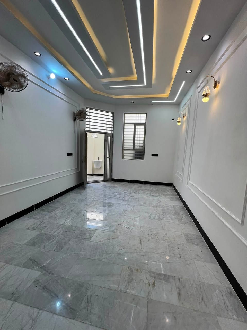 بيع مستعجل 
دار حديث Vipللبيع  100متر كربلاء حولي ابو مهدي المهندس حي الفرات طابقين،طابو زراعي سند ٢٥ 
يحتوي 4نوم صاله استقبال بيت فارغ جاهز للسكن تفاصيل اكثر مراسله خاص او اتصال ***********
***********
