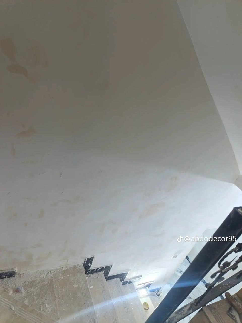 سلام عليكم
نشتغل صبغ داخلي وخارجي سعر كل مناطق كركوك اشتغل ***********

نص مكتوب في الصور:
- @abdodecor95
- @sabaqleyg8b