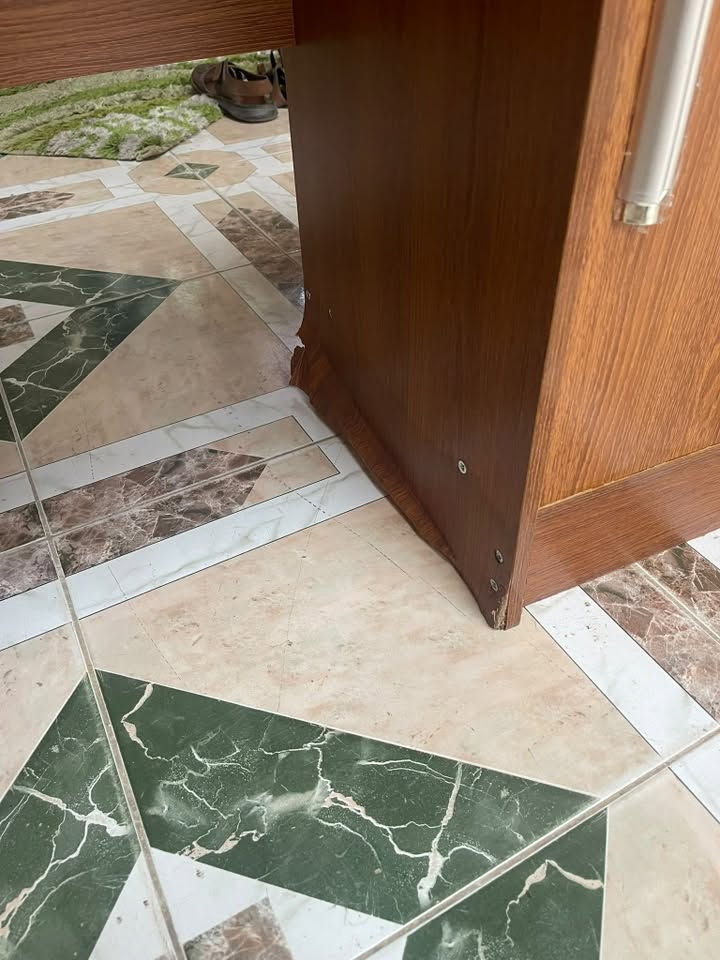 ميز مكتبي • ٨٠×٥٠ • ارتفاع ٧٥
