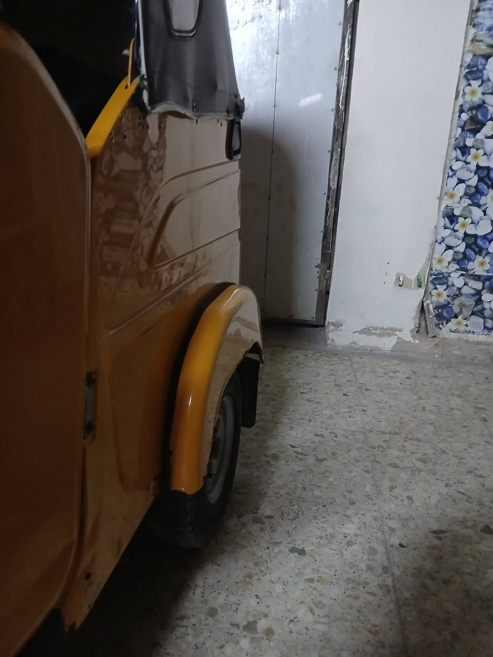 سلام عليكم تكتك مديل 21تكتك كفاله عامه تكتك جهزه مكان بغداد جسر ديله رقم ***********
