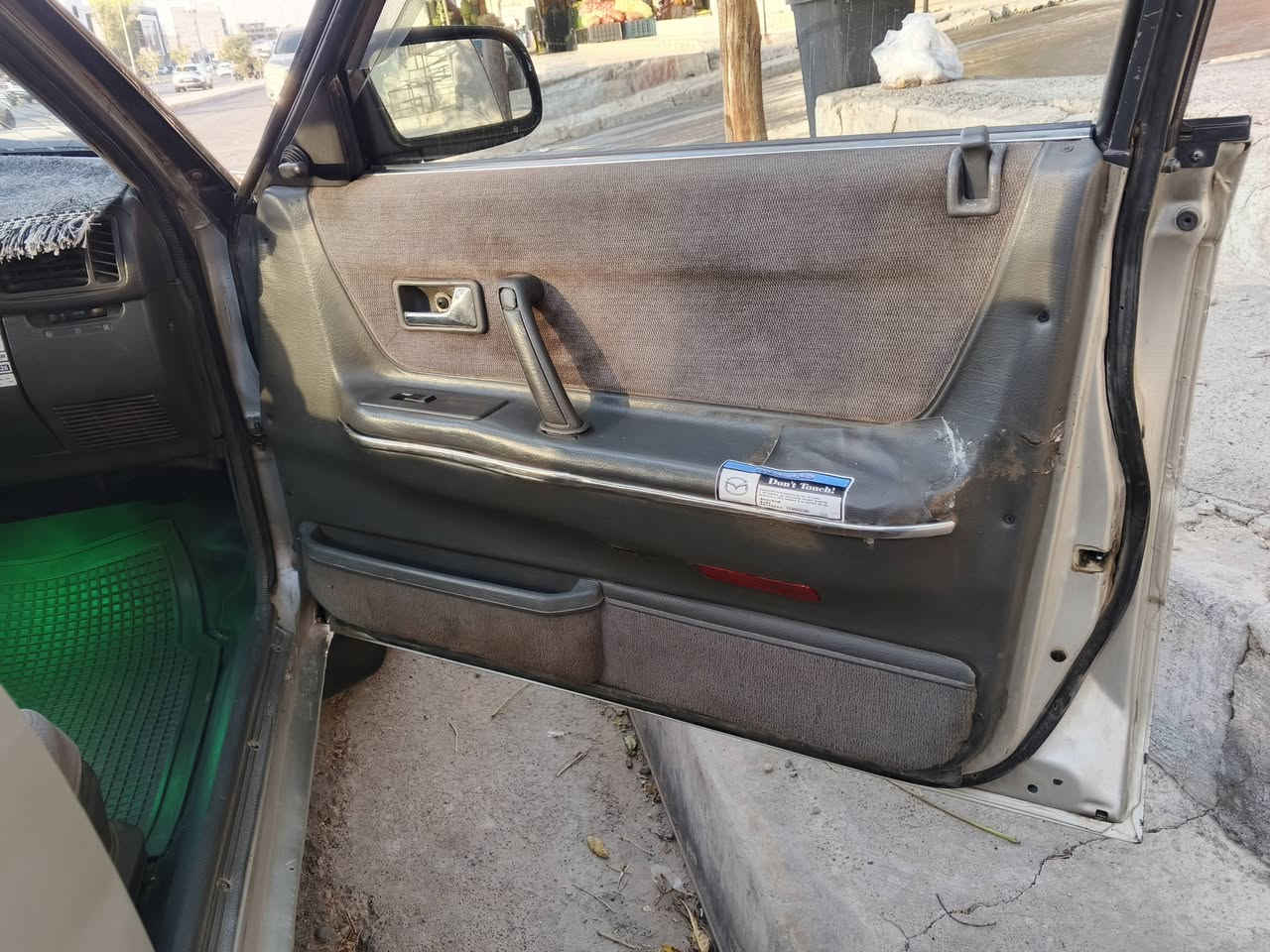 مازده للبيع موديل 1990 مكينه 8بخ المرغوب كير ومكينه شرط وايرمنيه كلها شغاله رقم الماني سنويه خضره ويل كب سوبر جامات كهرب مضخم صوت اربع سماعت مسجل استريو طخم بشرط صبغ عام شرط التحويل غرفتها نضيفه فول قفل مركزي تدفئه شغاله ستيرن بور السعر 30$ التواصل على الرقم📱*********** كورك ‏‪***********‬‏ اسيا
