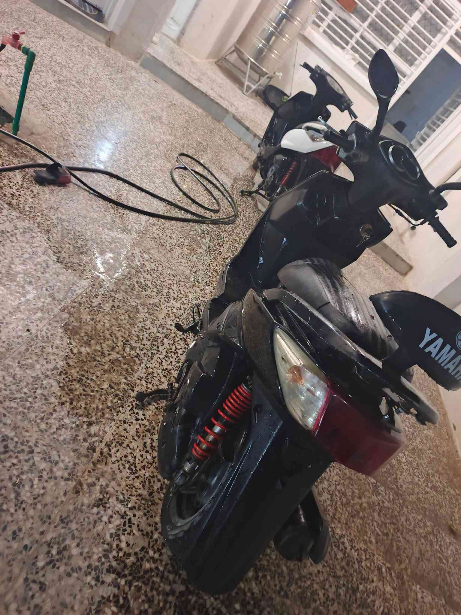 سلام وعليكم للبيع دراجه سكنس فحل كابريتر موديل 2009 شغاله من الطول للطول شاير دبل شاره لايت زنون عالي ناصي كل نقص مابيهه ربع مذب عليهه نكره سلف بي وكت تايرات جدد بريكات كل نقص مابيهه كل صوت مابيهه سعر خاص الرقم *********** بي واتساب @المكان بغداد محموديه حي العسكري

