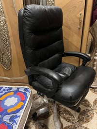 كرسي مكتبي للبيع 80 الف مكاني بغداد حي الجهاد  07727032521