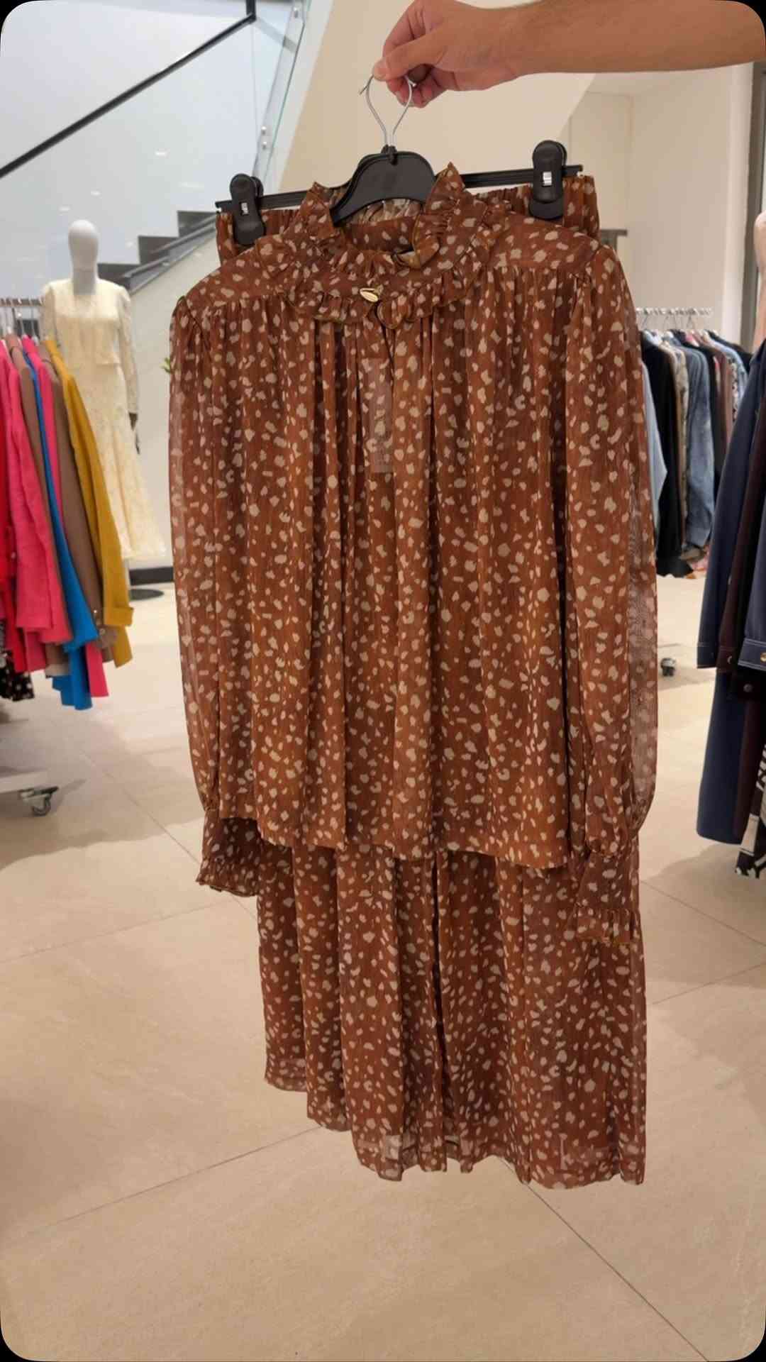 ملابس • للبيع