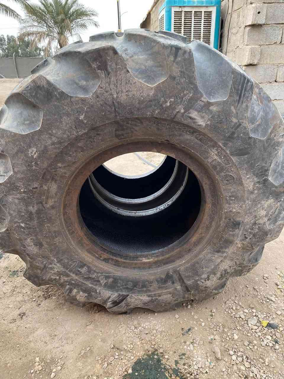 للبيع تايرات شفل قياس 23.5/25 العدد 3تك كربلاء ***********
