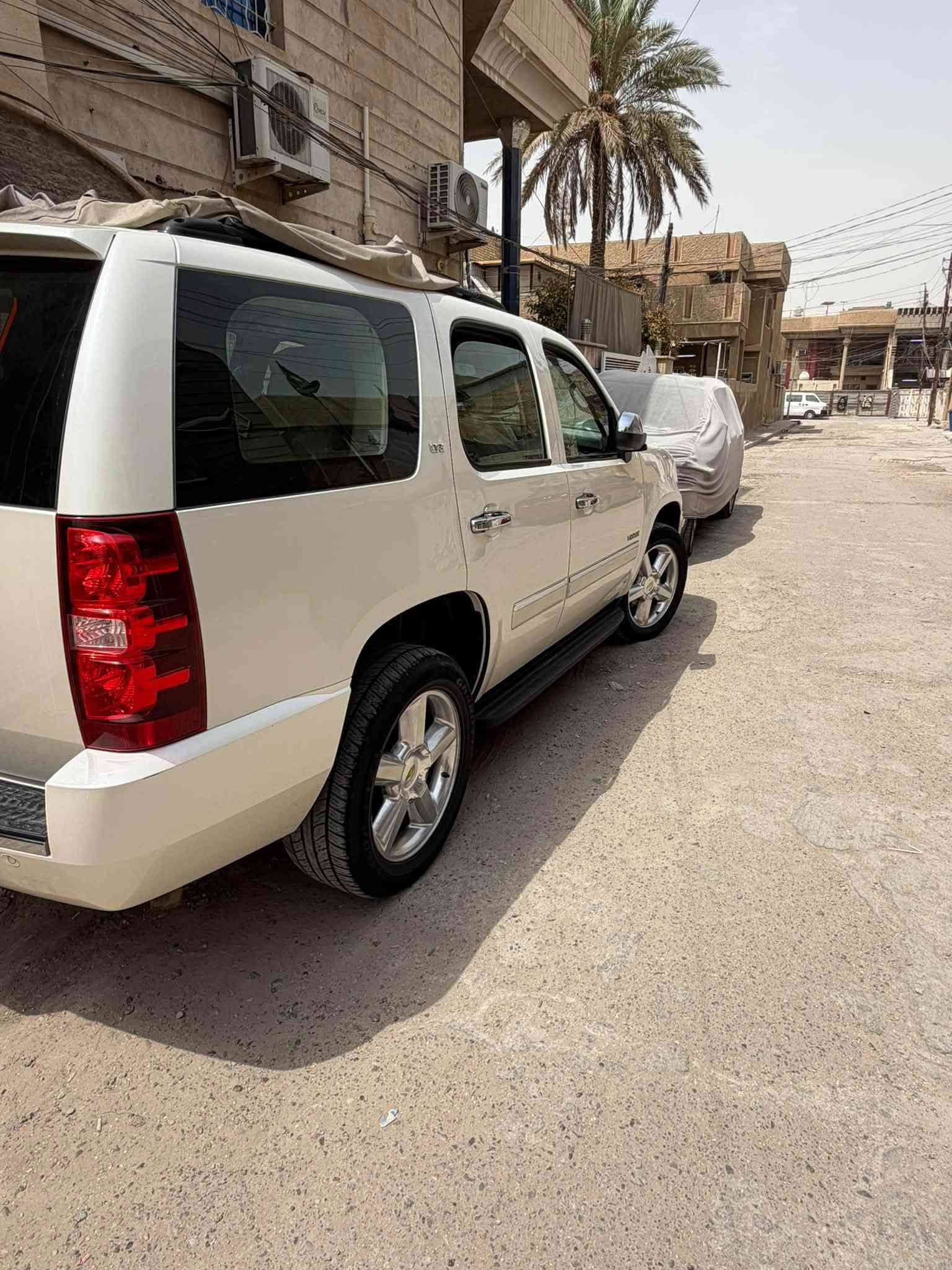 تاهو خليجي مكفوله من زلغ مديل 13
رقم بغداد بسمي. سنويه صدار جديد 
Ltzفول فول
لون صدفي نادر 
مكانه بغداد 
ماشي ١٢٠
تخم تاير جديد
مكانه بغداد 
سياره شرط فحص 
سعره ٢٧٥
شراي تصل 

+964 773 731 2223

