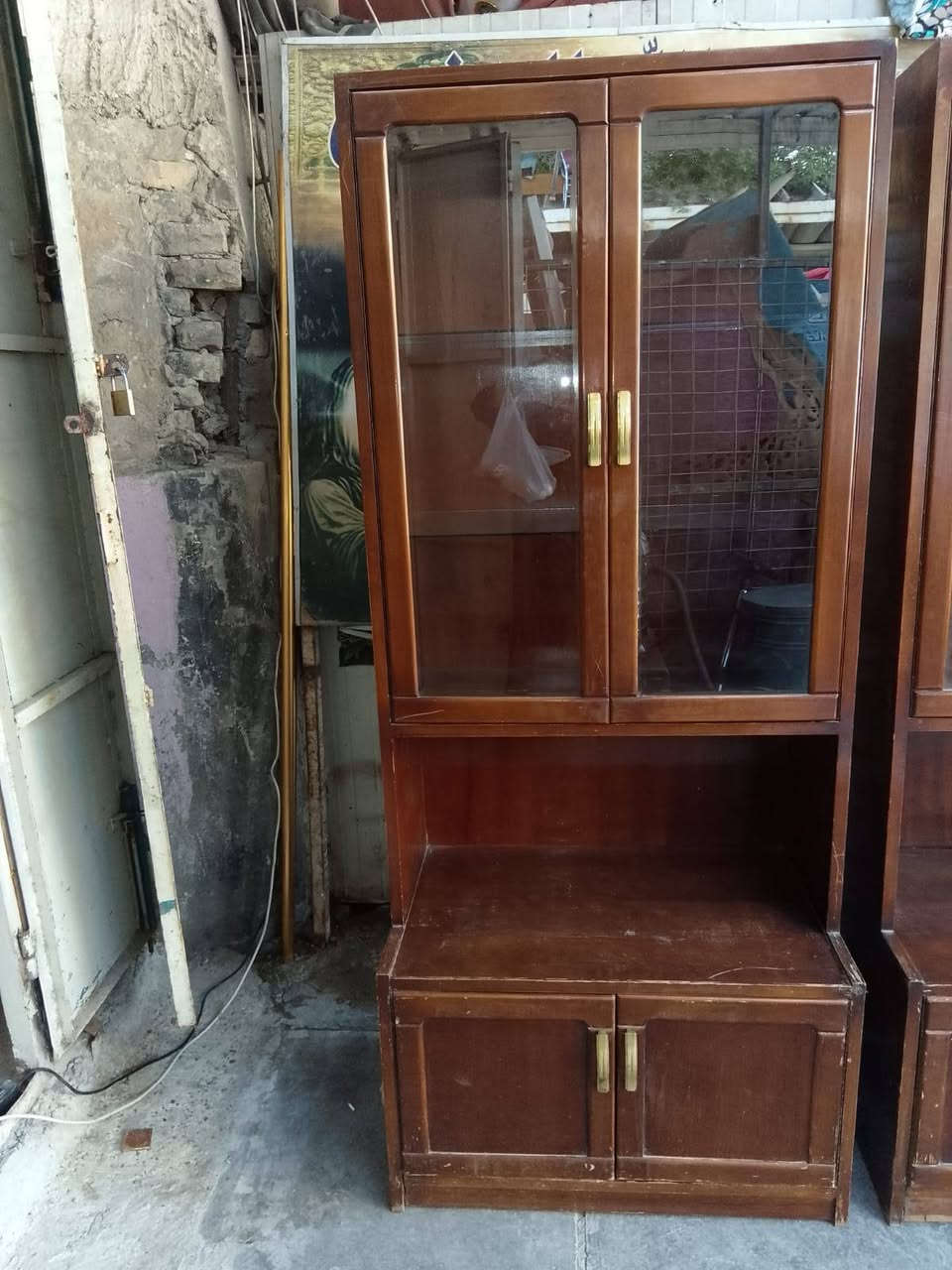 عارضه براد سعره 250 بيه مجال 
مكاتب صاج سعر الوحده 75 بيه مجال 
مدخل مصري 250 بي مجال 
طبلات 25
ميز صغير 25
كاونتر سنك وملحق 75 بي مجال 
مكان شارع فلسطين ***********
