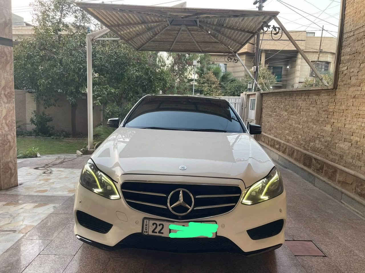 السلام عليكم اخوان
مارسدس ٢٠١٦  E350  
بسعر ١٧٠ وبالعافيه ع ياخذها 
رقم اربيل الانكليزي باسمي 
فول موصفات 
بانورما   بصمه   اربع كامرات 
جلد.  كهرباء كشنات   تدفئه كشنات 
تحكمات ستيرن   رادارات جانبيه   سستم سماعات   لدات امامي   لدات خلفي 
لايت امامي متحرك   ويل كب تبريد ثلج قطعتين امامي خلفي
 برده كهرباء خلفيه   شاشه 
ماشيه ١٢٥ 
حادث جدا بسيط مثل ما موضح بصور الحادث اكفلك لغد شاصي دواخل 
السياره بيها مكينه مال عشره المرغوب بانزين عادي بشرط بدون قطره دوانز 
مكاني بغداد العامريه 
***********
