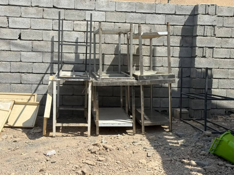 مطعم كامل • كراسي ٢٩٠ • فرن بيتزا ٢
