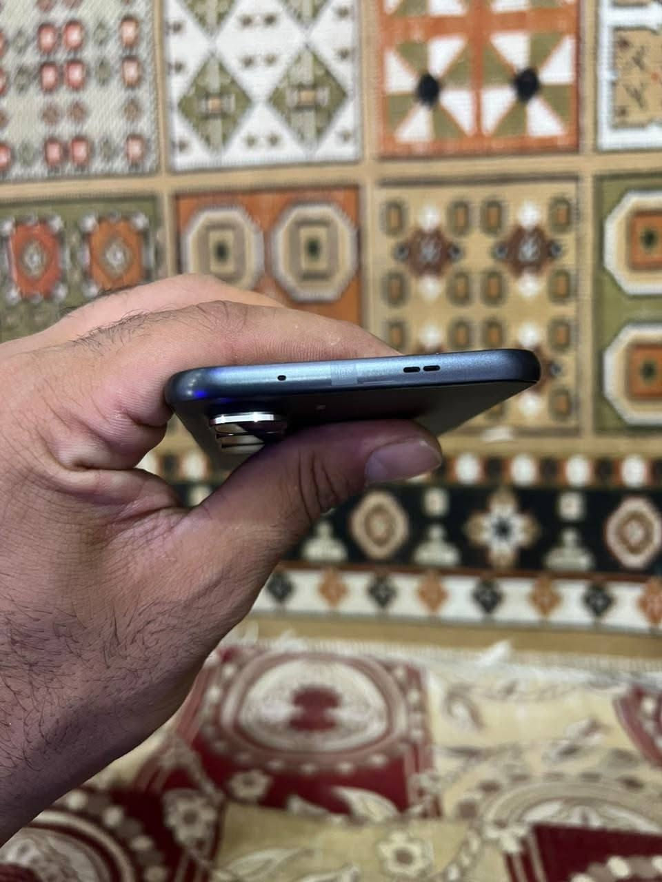 السلام عليكم 
انفنيكس هوت 40 برو 
ذاكره 256 العشوائيه 16 
يشغل 144 هرتز يعني فول سلاسه
الشاشه بيها خط بس مماثر عاللمس 
الجهاز نضيف كلش واستخدامه قليل 
السعر 180 بي مجال 
المكاني ناصريه قضاء الغراف 
تواصل : ***********
