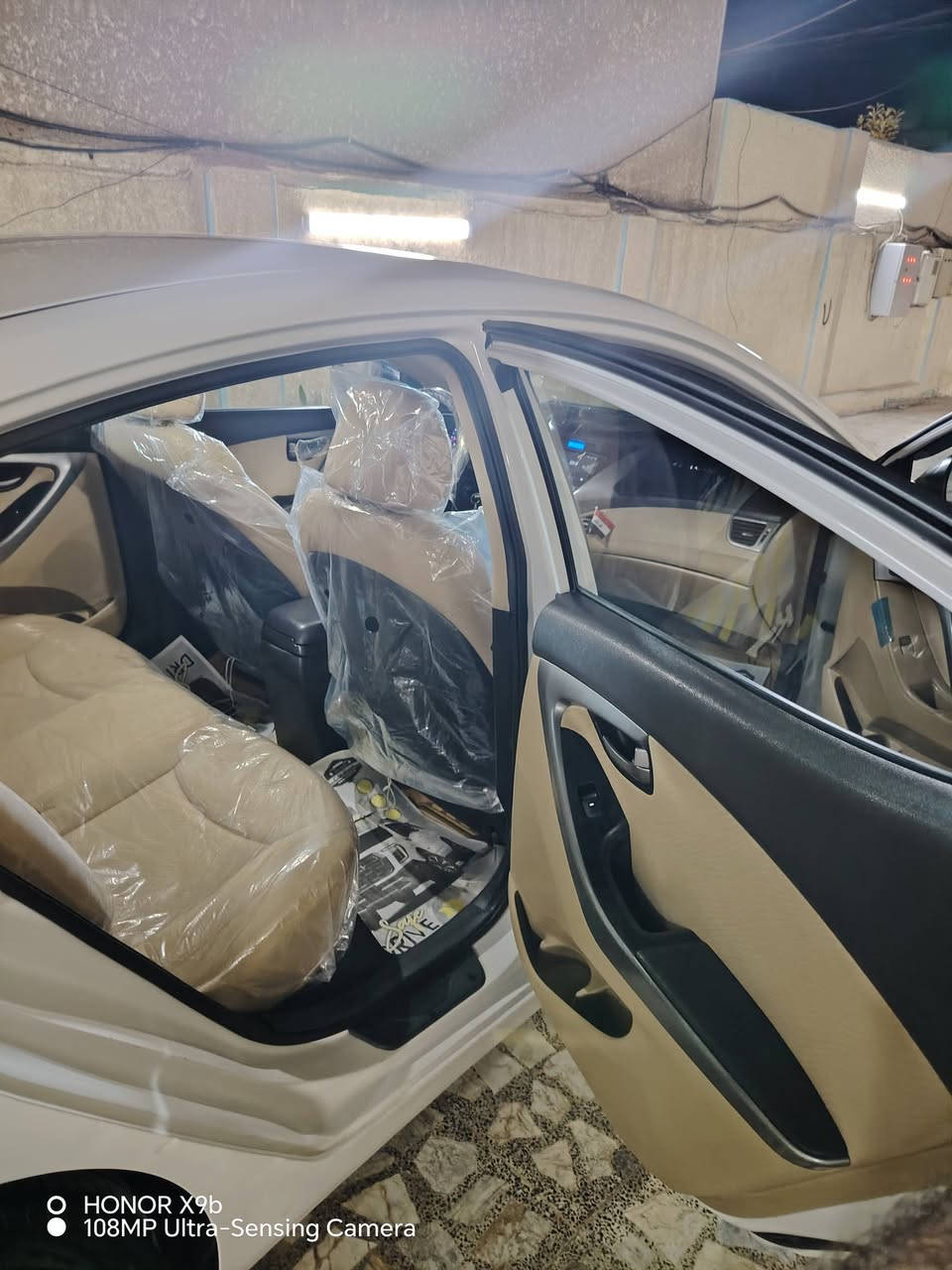 هونداي النترا بيضاء بغداد دولي بسمي السياره ٢٠١٢ من سنتها عندي ماشيه ٨٩ الف فقط خليجي مكفوله كفاله عامه من الدعاميه لدعاميه من الصبغ والضربه حتئ دعاميتها بلاد سلايد رووف تبريد مجمده محرك دوش السياره بسمي مكاني بغداد بيع او مراوس بسياره عاليه مع الفرق سعرها قفل من الاخير ١١٩ ورقه فقط مع التقدير والاحترام رقمي ***********
