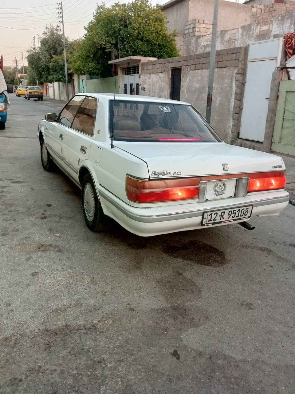 السلام عليكم سيارة هرتوب موديل 91 رقم دولي سنوية لغاية واحد ثلاثين سيارة مكينه كير ذهب روح جيك صبغ بيها ثلاث قطع طخم جديد وايرمنية كلها شغالة بس تبريد عاطل دخل السياره جديد سيارة خير من الله اوكلشي موجود بالسوك تفصيل كلشي مكتوب  بلا مرواس وبلا قصد بيع نقط ***********كورك ***********اسيا

