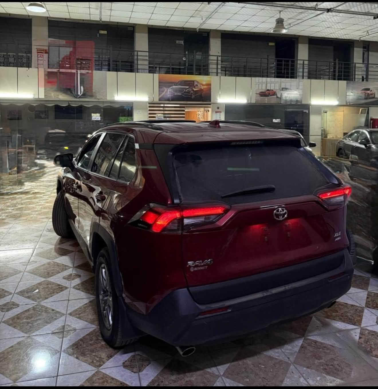 TOYOTA RAV4, XLE, 2025                                السعر. 209 ورقه 
موديل  2025
                                             
بريميه فول.  موصفات🔥🔥🔥
رقم كاتى 

بانزين 

ماشيه20 ميل

لون مارونى   

فول مواصفات 

فتحه 

بصمه 

كرسي كهرباء 

صندوك كهرباء 

نقطه عمياء  

 دفع رباعي 4*4

الحادث 

واحد جاملغ سبوغ بس بدون ارباك بدون دواخل 

للاستفسار 
***********📞
