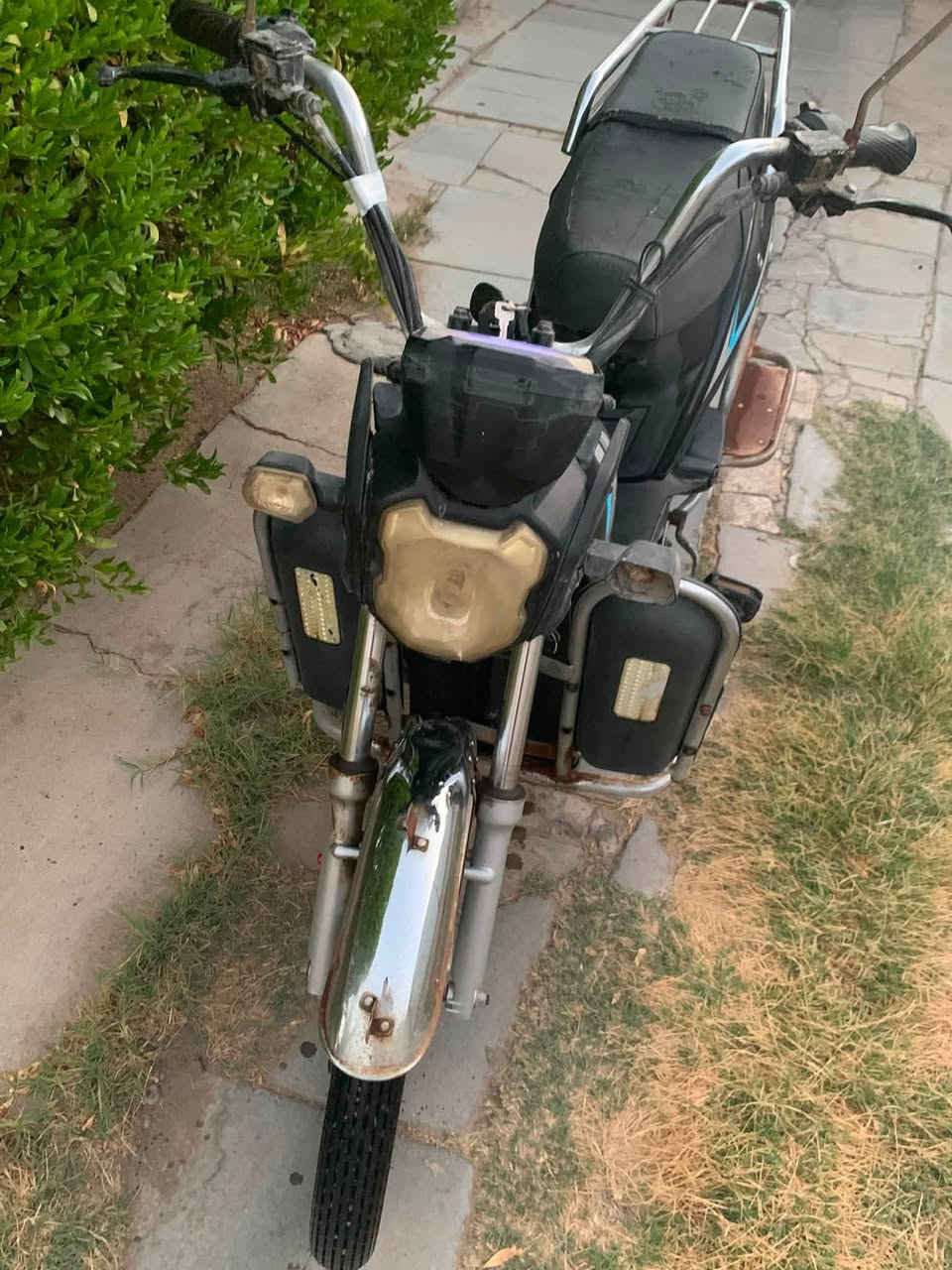 سلام عليكم 

دراجة شحن هارلي 

5 بطاريات 
🔋بطاريتها شديتهن ببداية السنة

بصمة تشغيل عن بعد
سويچ 
وانذار سرقة
3 سرعات + مثبت سرعة

حالة الكهربائيات ⚡️ 

الكهربائيات بشكل عام  بيها شويه ملاحظات

• الشاشة جديدة بس تخربط 
• اللايت الامامي يشتغل بس محتاج تبديل جوزة
 • الاشارة اليسار الامامية مفقوده
والباقي كله يشتغل

الدراجة استخدام شخصي خفيف داخل المنطقة

 📍مكاني / بغداد الغزالية

السعر / 180 وبي مجال بسيط للناس الطيبة

 *********** 
الي حاب يتواصل متواجد فقط واتساب
