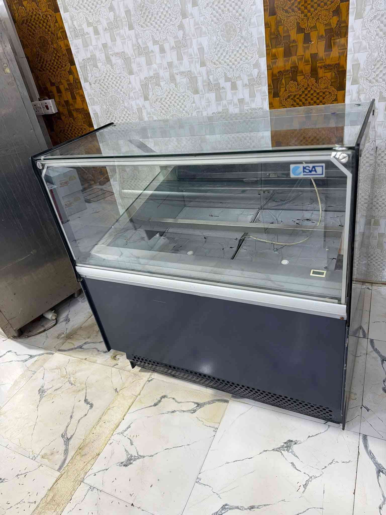 عارضات ايزه ايطالي 🇮🇹🔥
120سم 📏
12بلانك صغير 8بلانك كبير 
مديل حديث💯
سنكل فيز 🔌
بلاديه ع وضع الشركه ✨
ستيراد اوربأ📍
للاستفسار الاتصال ع الرقم 
***********☎️
*********** ☎️
