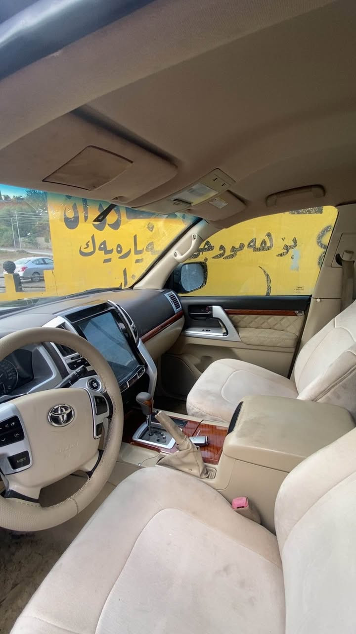 موديل ٢٠١١ • مكينة غاز • بدون لوحة