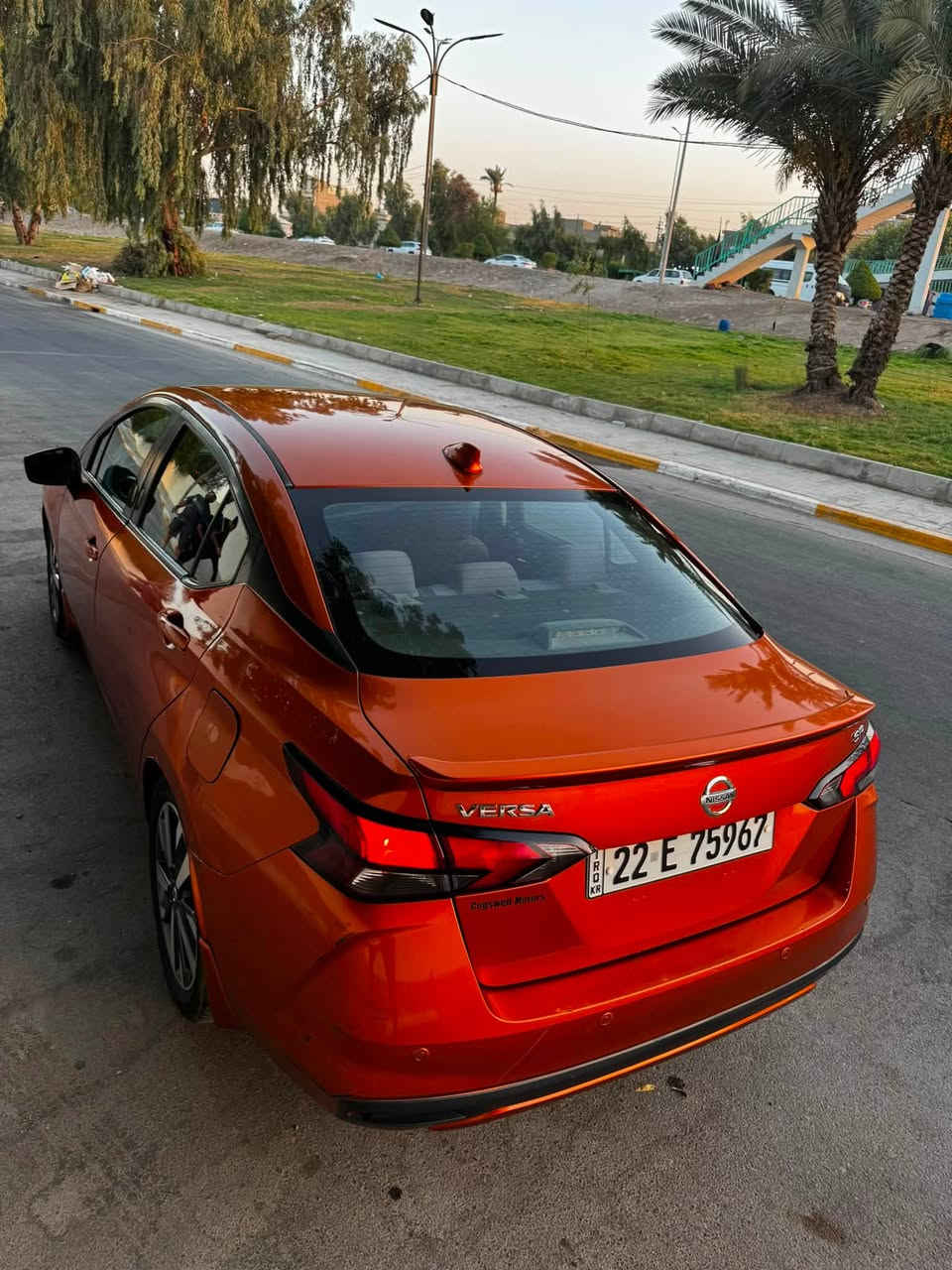 نيسان فيرسا2020 وارد امريكي 
رقم شمال اربيل الدولي
فئة SR
حجم المحرك 1.6 اربعة سلندر 
كير مكينة صدر شواصي ايرباك كله مكفول
الحادث مرفق بل صوره
باب خلف السايق والجاملغ الخلفي
وبالعراق جاملغ امامي جهة السايق وباب السايق يعني ٤قطع صبغ
مواصفات
1-بصمة تشغيل
كامرة دوارة+شاشة كبيرة
2-رادار امامي +خلفي
3-نقطة عمياء
4-اشاير بلمري
5-ويل كب
6-اوتو بريك امامي +خلفي
7-رون الكتروني
8-تنبيه عند الخروج من المسار 
9-كامرة دوار
10-تحكمات استيرن
11-مثبت سرعة
12-شاشة
13-ابل كار بلي +اندرويد اتو
14-شاشة اعطال
15- حساس ضغط هواء الأطارات
16- لايت اوتو تفاعلي
18- ستيرن رياضي 
السيارة عليهة ادامة كاملة
تخم نوزلات+تخم بلكات+تخم تاير+منظومة ماء جديدة مع الراديتر
منظومة تبريد كامله كله جديد من كمبريسر راديتر بخاخ بطل كله جديد
صدر امامي كله جديد
تخم تاير 
السياره كامله بدون اي نقص 
السعر 97وبيهة مجال جدا جدا جدا بسيط
للاستفسار اكثر الاتصال على الرقم
***********

مكان السيارة بغداد
