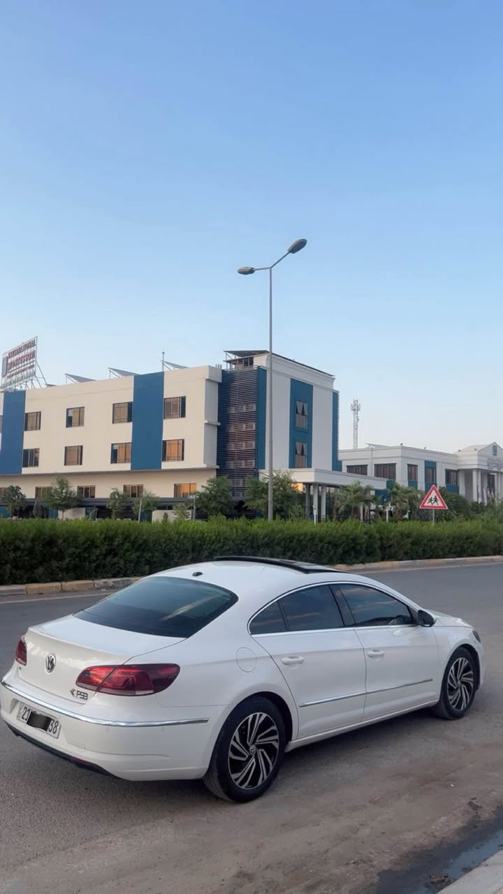 پاسات سیسی  مۇدیل ۲۰۱۳ سیارە کی فوول مواسفاتە رۇر خاوینوو زۇر تووند تۇل مایتە وە لە سەر دە قی شە ریکی خۇیتی هە موو شتیکی مزبووتە کارەبایی گیروو مە کینە تەبریت هە مووی بە شە رت سیارە کە بس دوو پارچە نیوی سبووغە بە بی ناو گرتنوو بە بی ایرباک هە موو شتیکی نویە سە نوی رە قە می 440 هەزار غە رامەی لە سە رە دوایی معاملە داوایی ۹۰ دە کە م مە جالی تیدایە لە هە ولیرە سیارەکە ☎️☎️*********** أربيل, العراق
