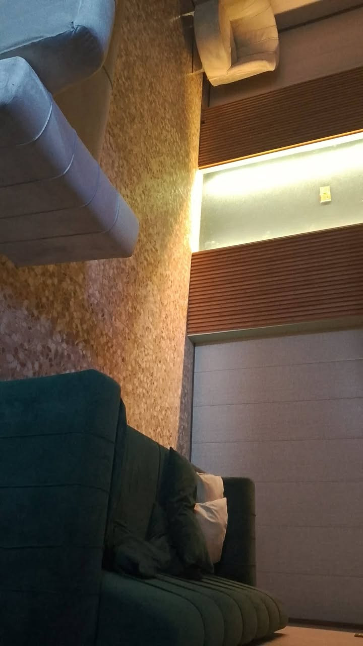 ٨ مقاعد • نضيف • بلوك اسود