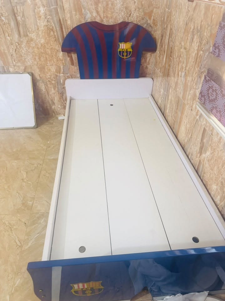 سرير عدد اثنين للبيع اتصل.                           على الرقم ‭***********‬
